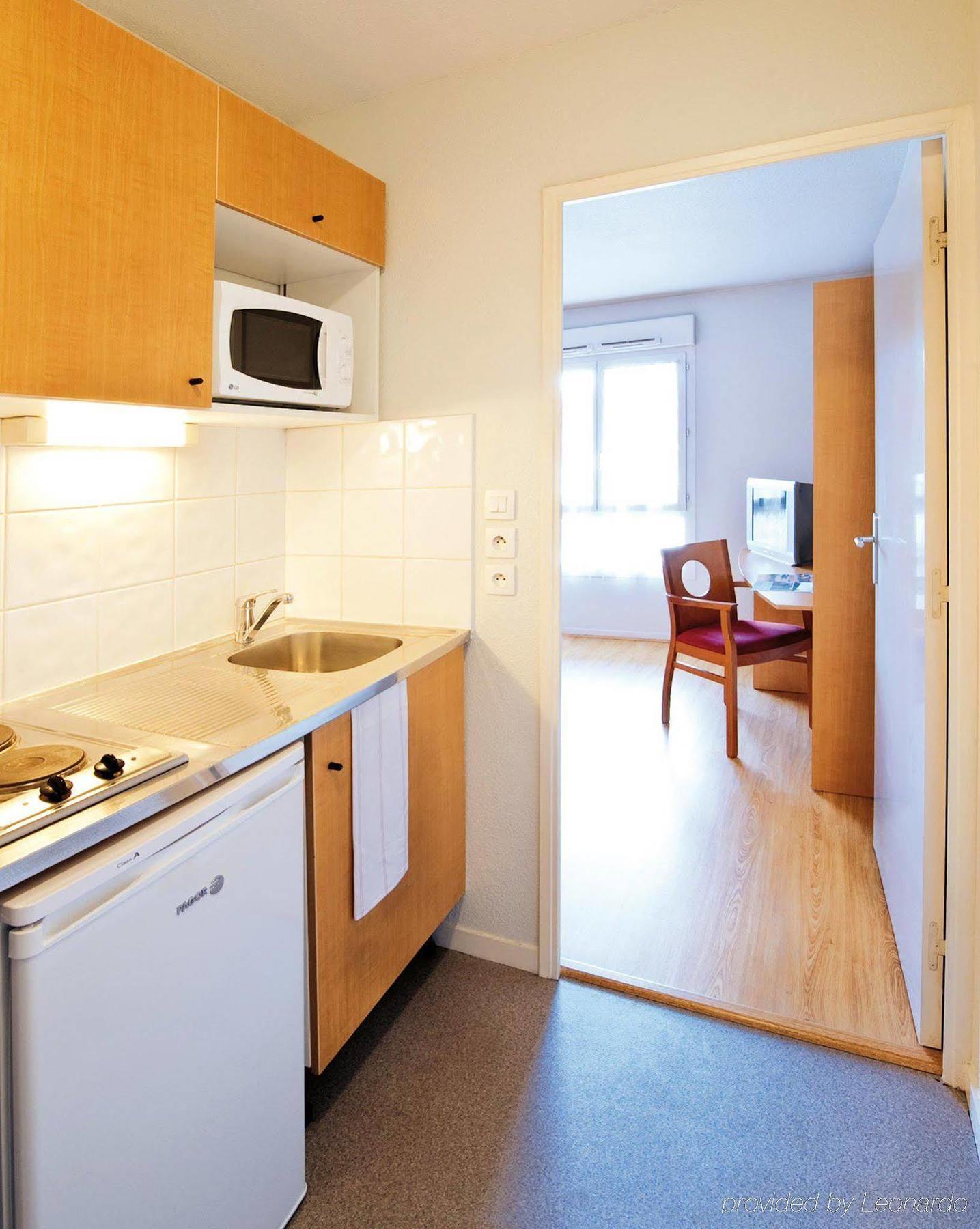 Sejours & Affaires Annecy Le Pont Neuf Aparthotel Cran-Gevrier Exterior photo